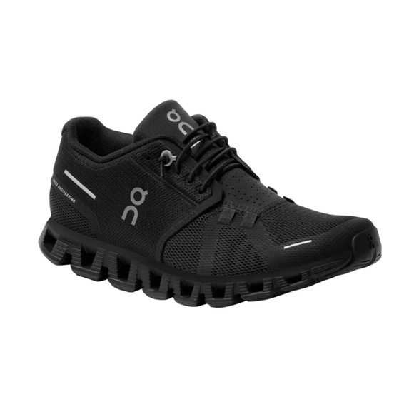 On Cloud 5 Women’s Waterproof Running Shoe, Black, Size 7.5, NWOT - Picture 1 of 10